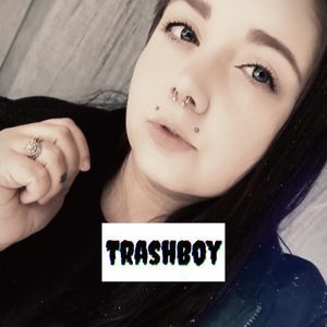 Meet your Posher, Courtney